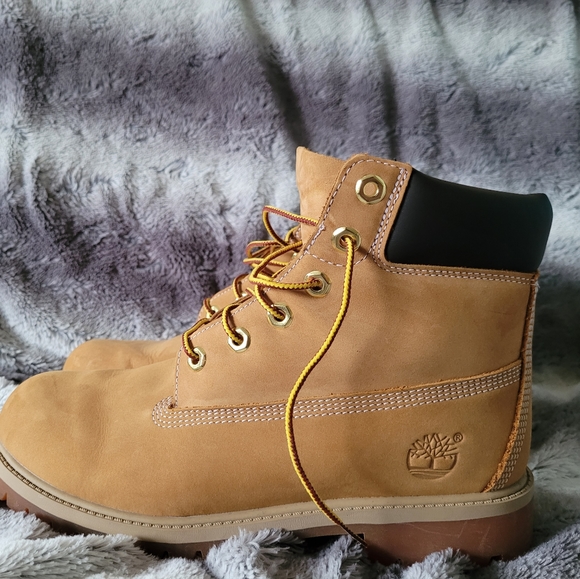 6" Timberland  Waterproof Boots in Wheat Nunuck Size 7 US - Picture 5 of 12